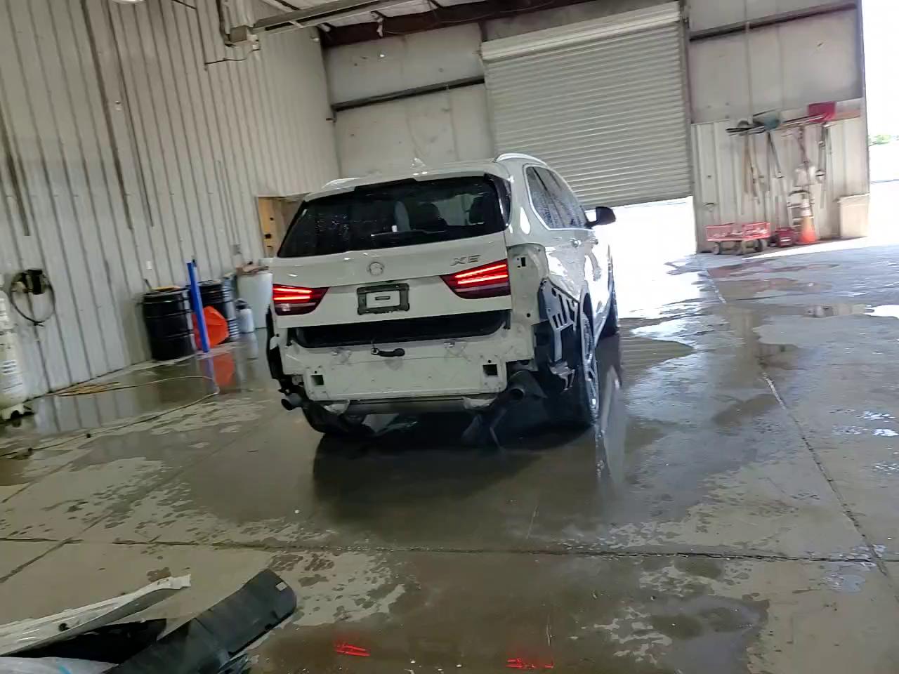 Фото: 5UXKR0C38H0X83258