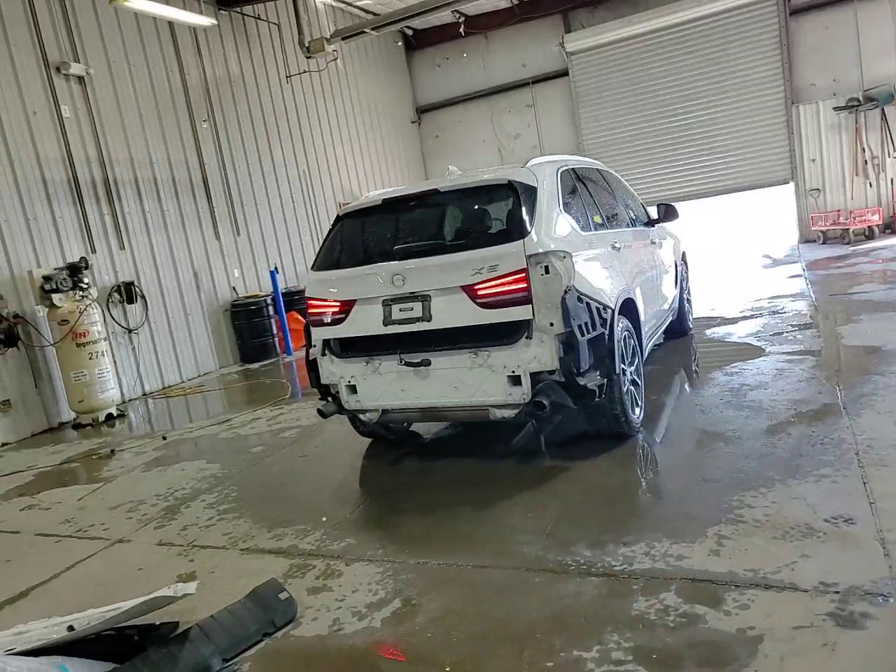 Фото: 5UXKR0C38H0X83258