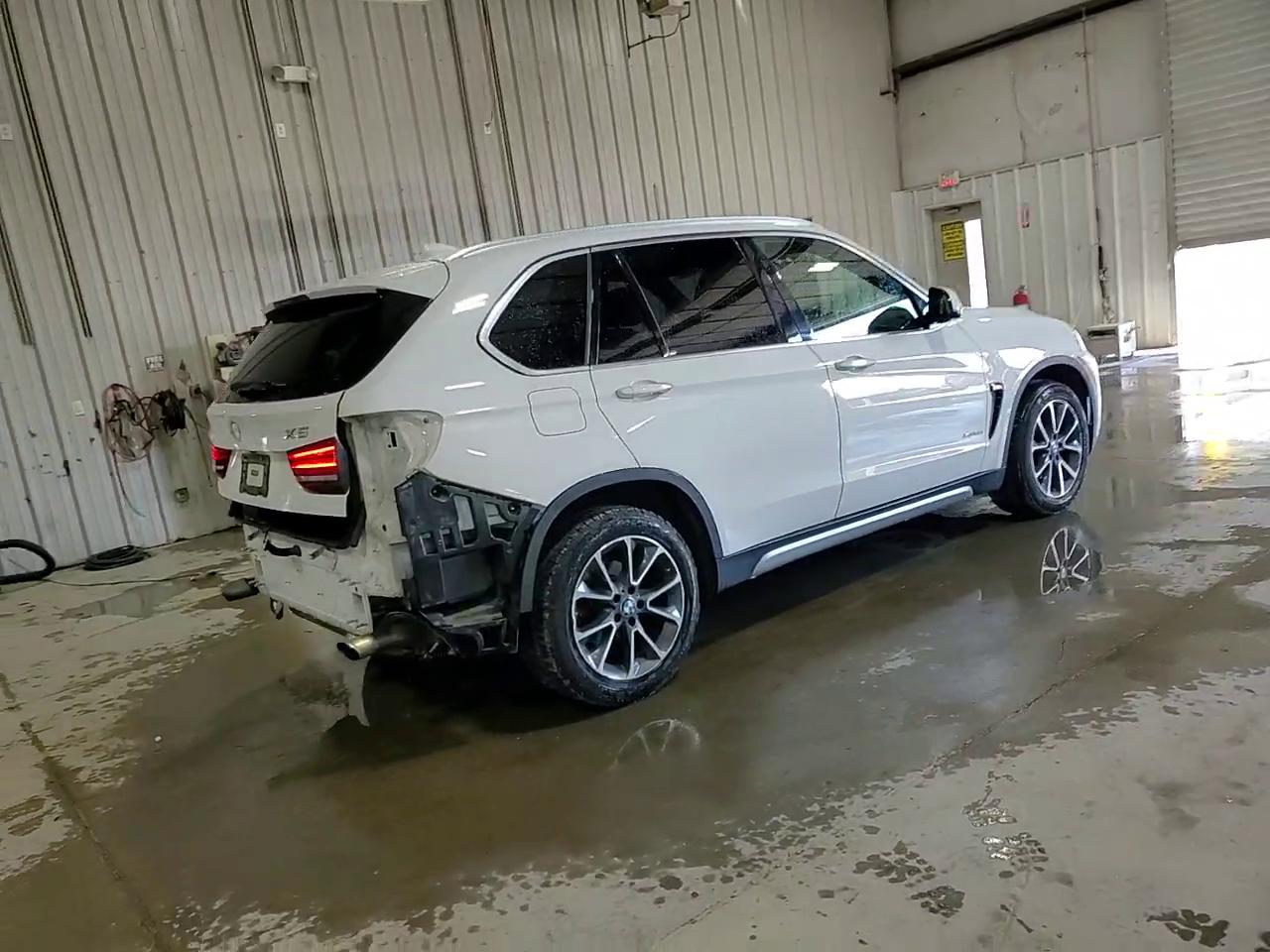 Фото: 5UXKR0C38H0X83258