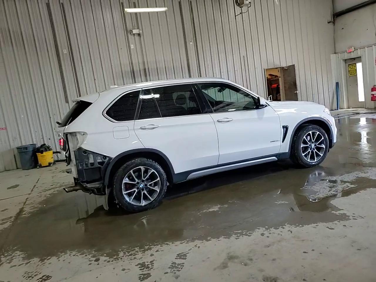 Фото: 5UXKR0C38H0X83258