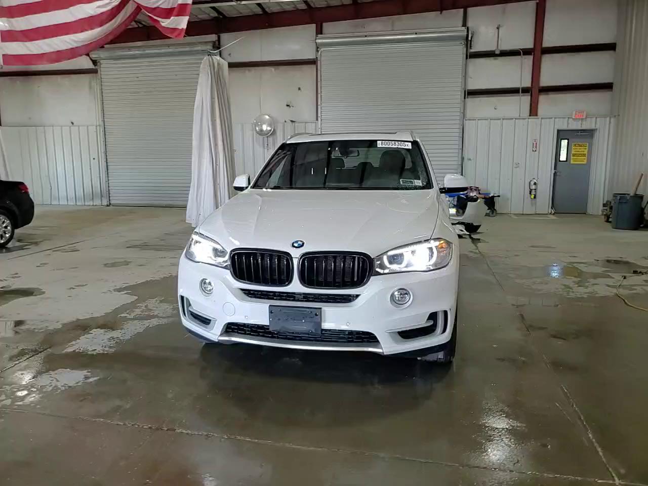 Фото: 5UXKR0C38H0X83258