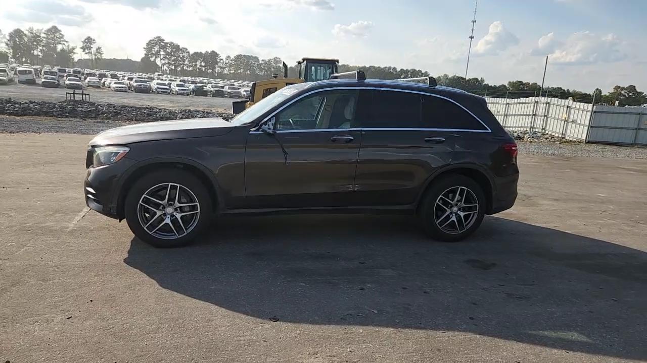 Фото: WDC0G4KB2GF114472