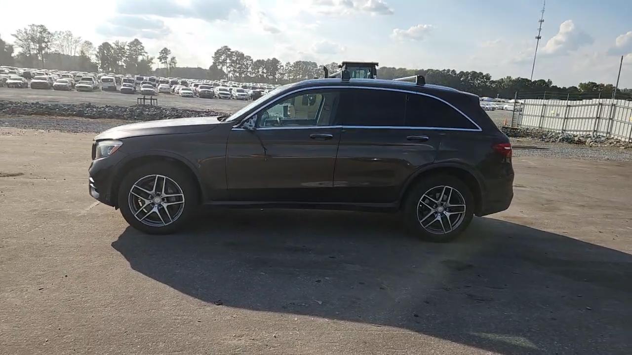 Фото: WDC0G4KB2GF114472