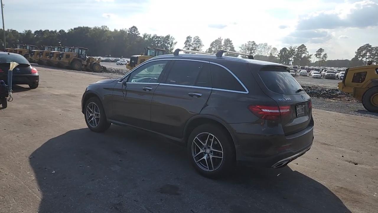 Фото: WDC0G4KB2GF114472