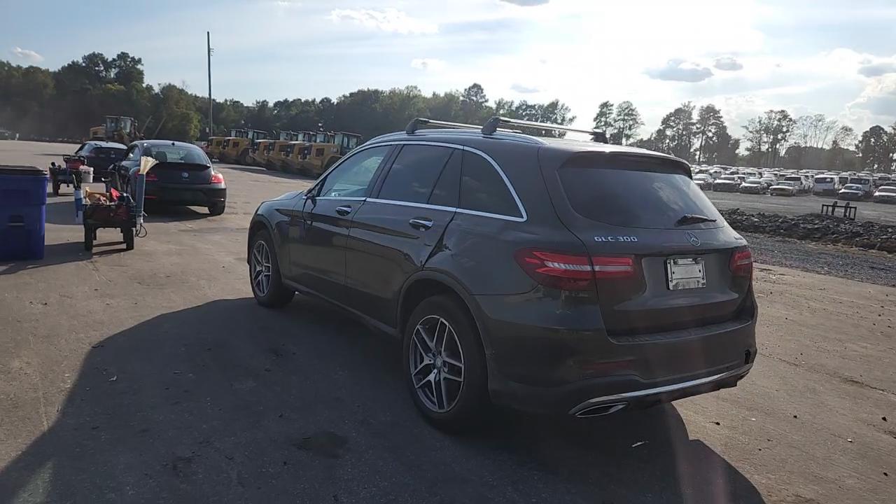 Фото: WDC0G4KB2GF114472