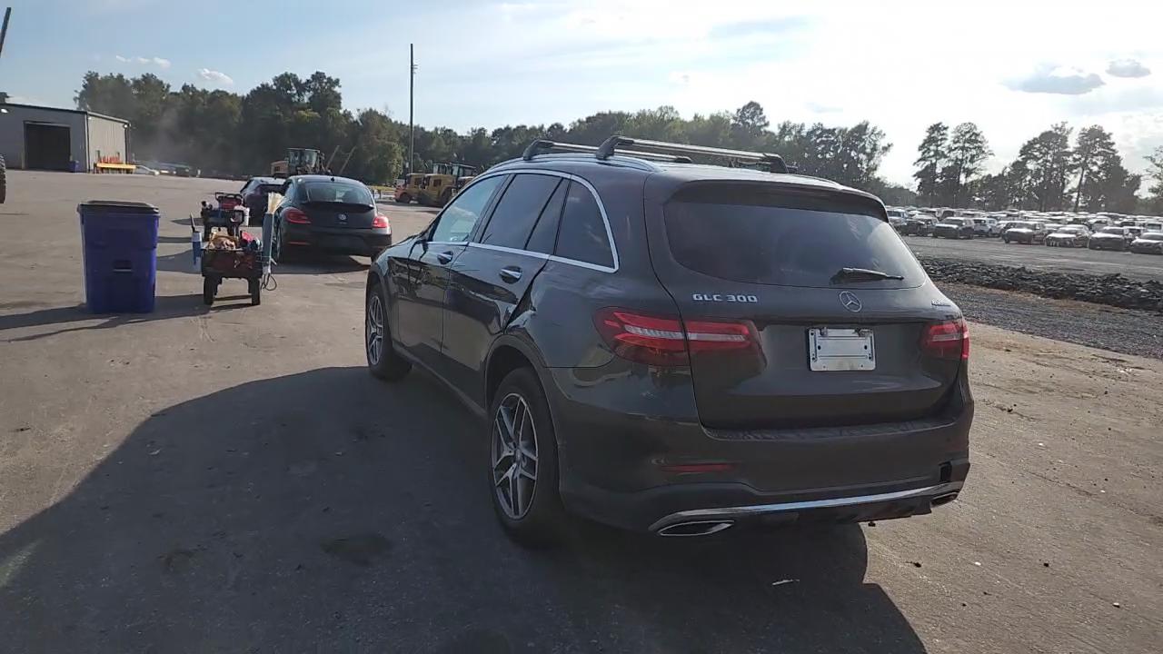 Фото: WDC0G4KB2GF114472