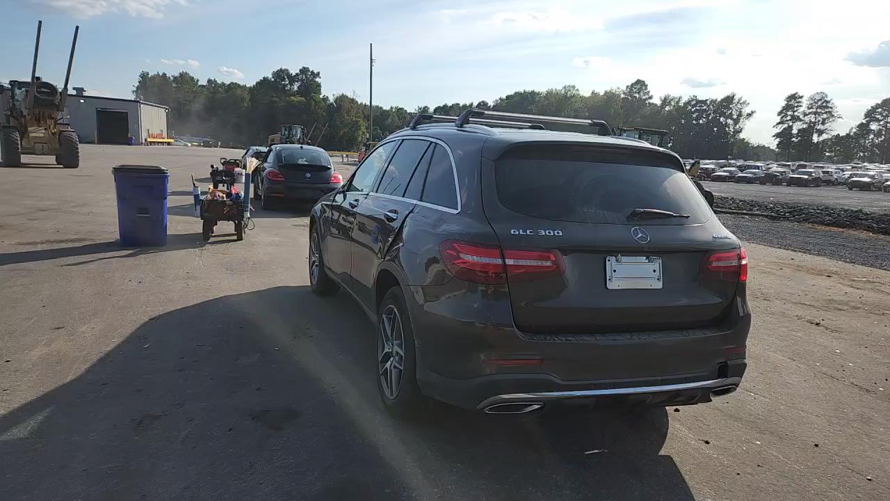 Фото: WDC0G4KB2GF114472