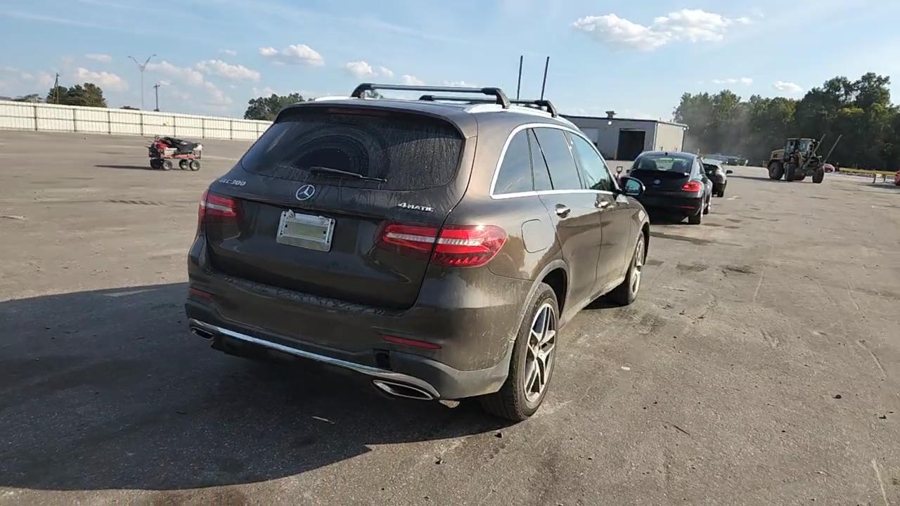 Фото: WDC0G4KB2GF114472