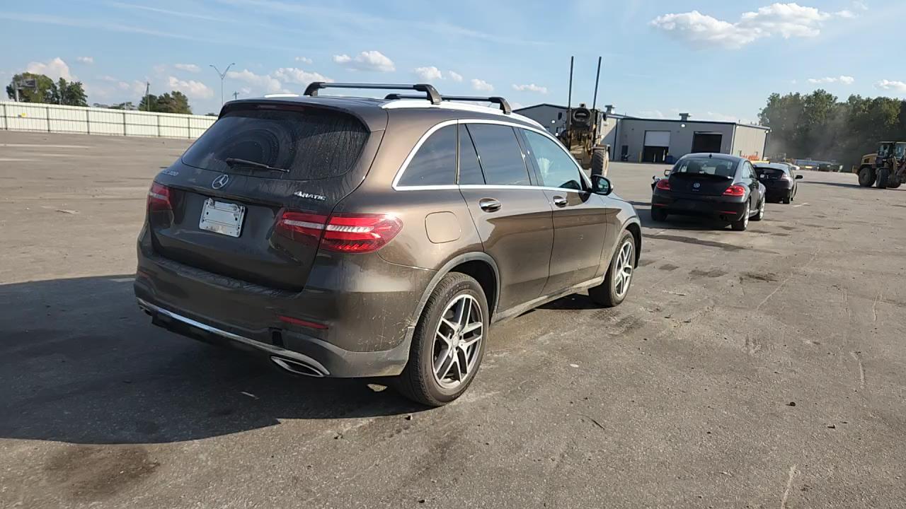 Фото: WDC0G4KB2GF114472