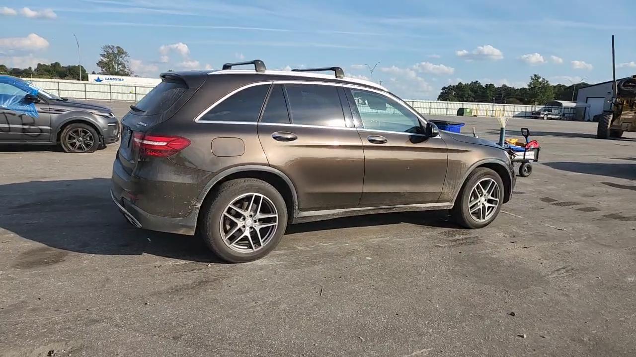 Фото: WDC0G4KB2GF114472