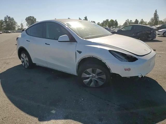2023 Tesla Model Y VIN: 7SAYGDEE0PA093981 Lot: 71752045