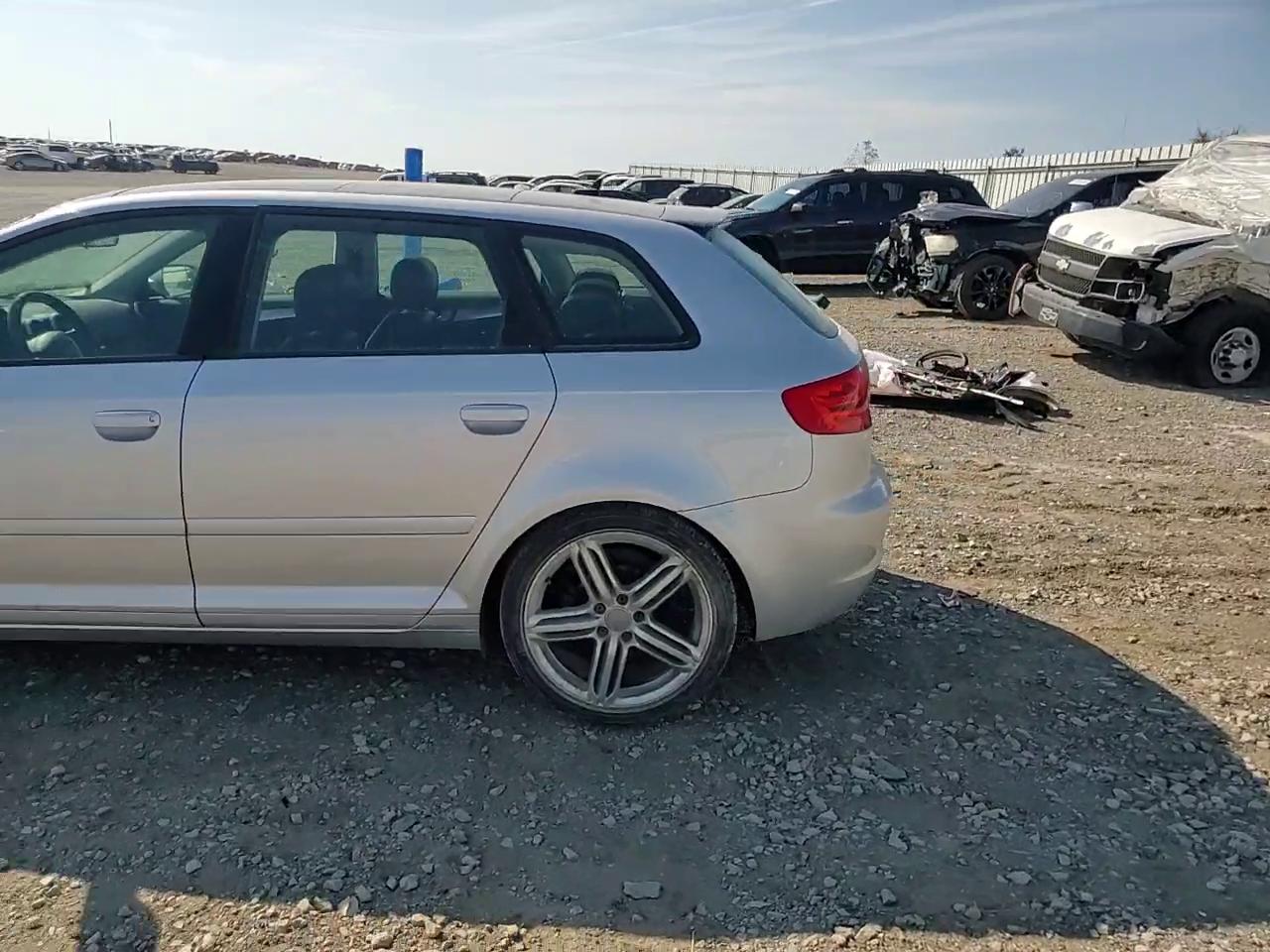 Фото: WAUKJAFM0BA010236