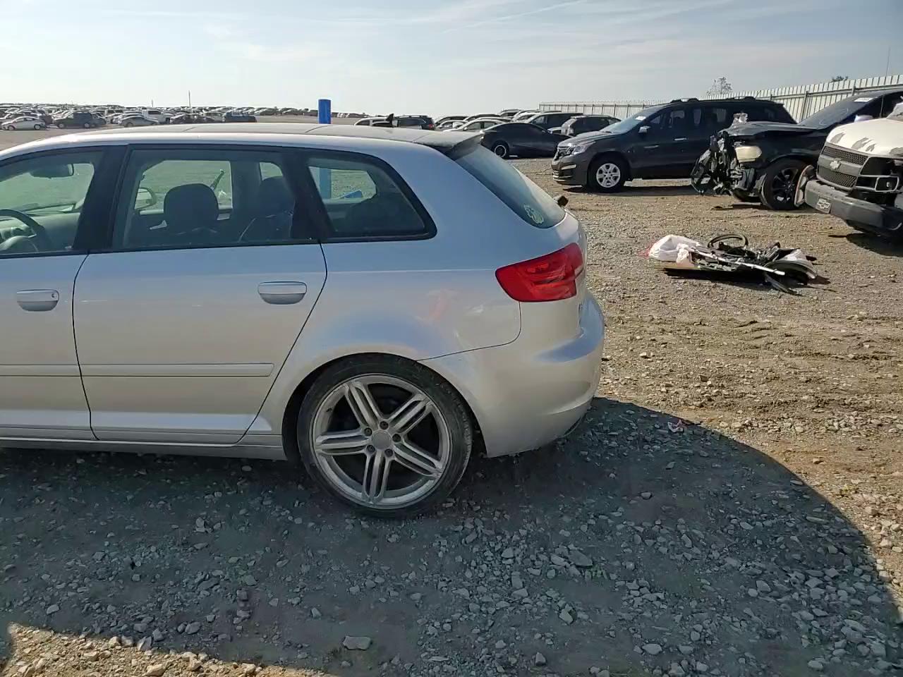 Фото: WAUKJAFM0BA010236