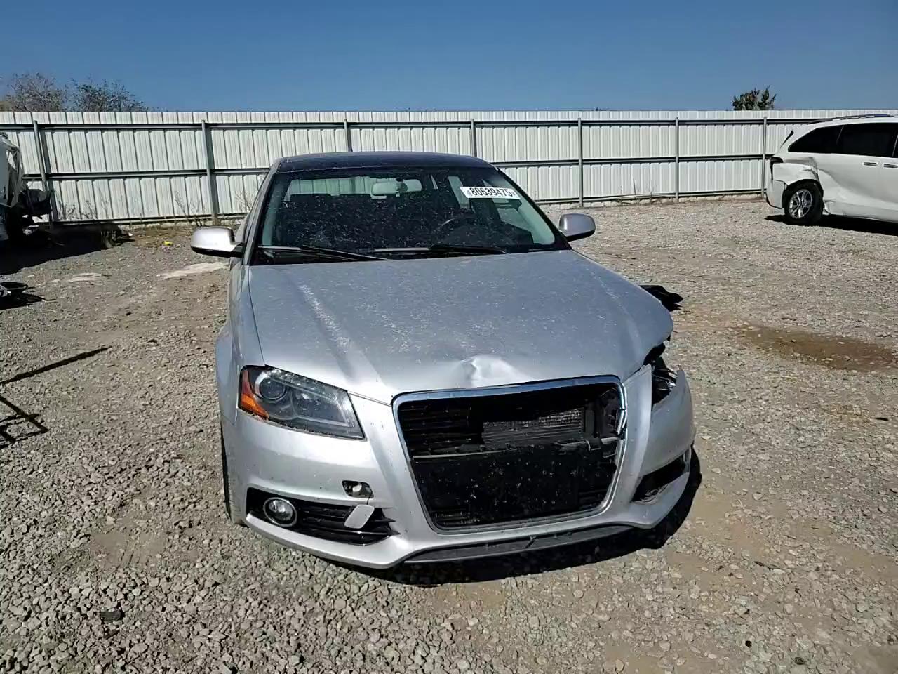 Фото: WAUKJAFM0BA010236