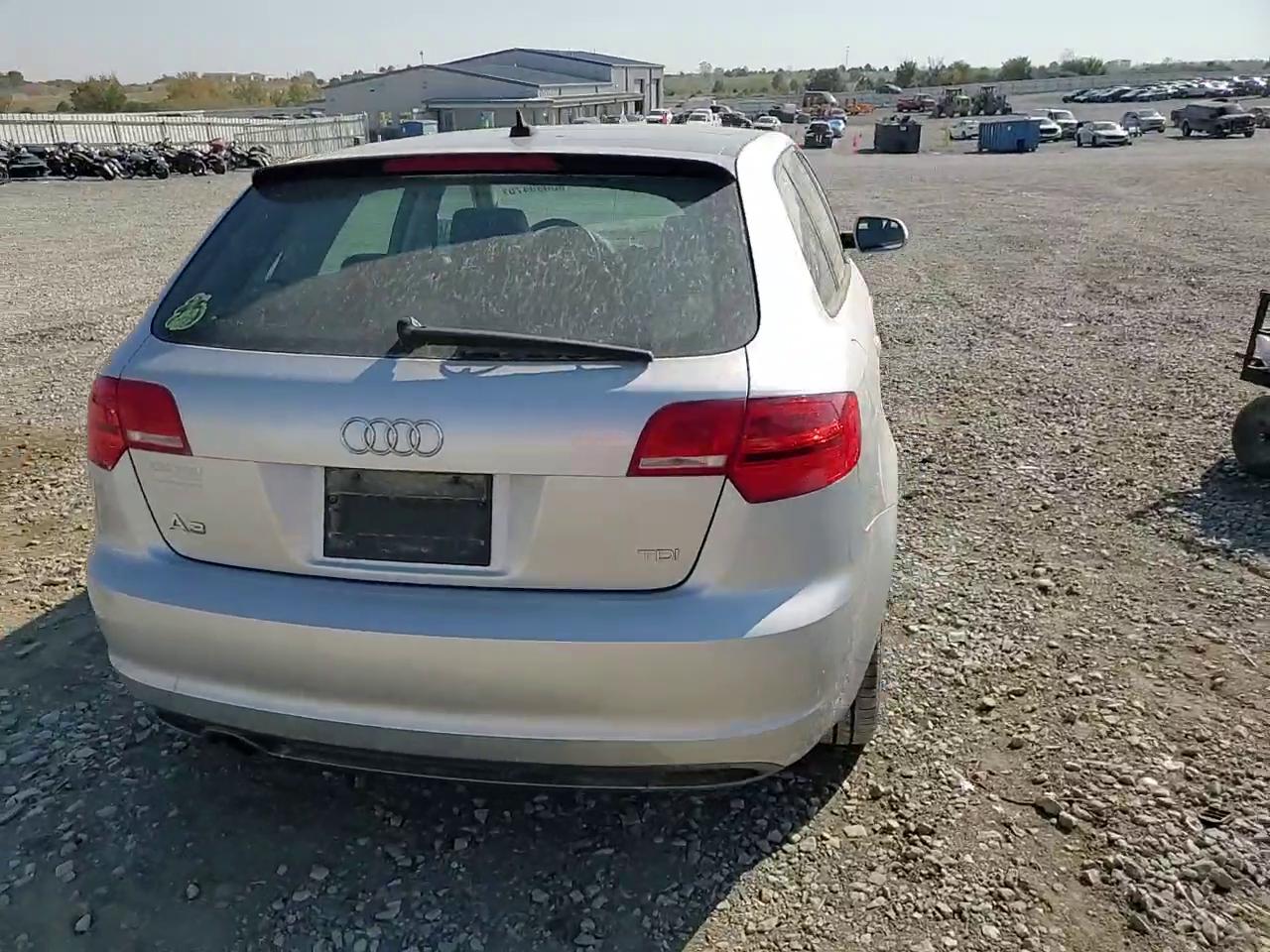 Фото: WAUKJAFM0BA010236