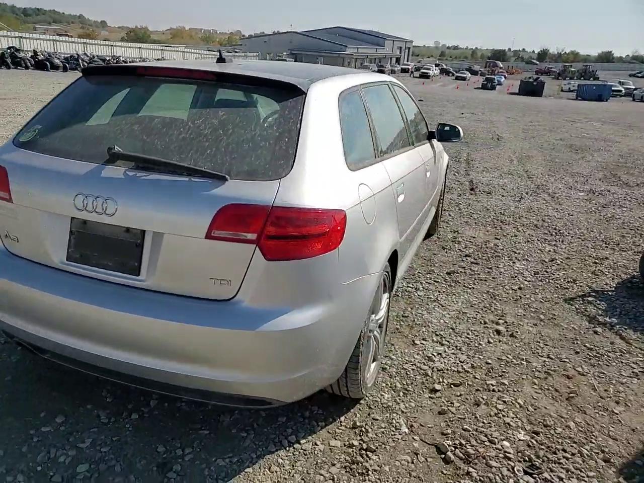 Фото: WAUKJAFM0BA010236