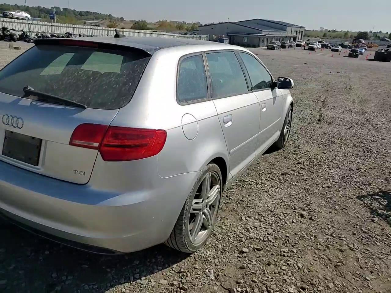 Фото: WAUKJAFM0BA010236