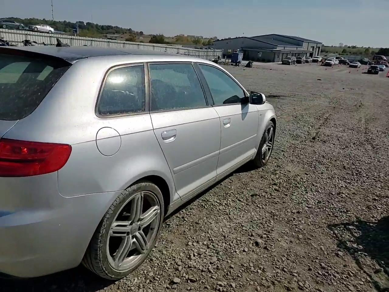 Фото: WAUKJAFM0BA010236