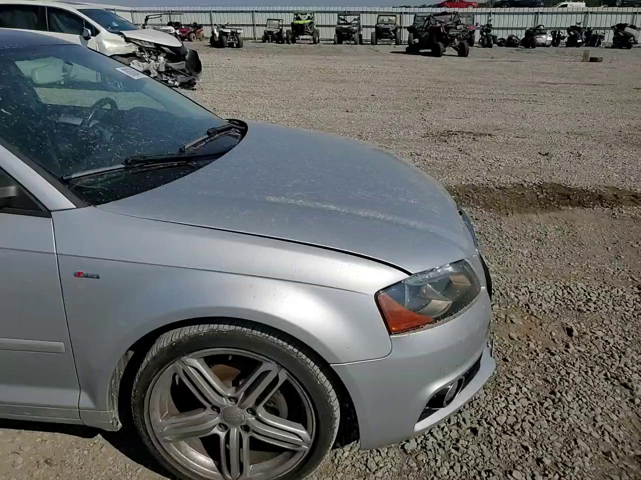 Фото: WAUKJAFM0BA010236