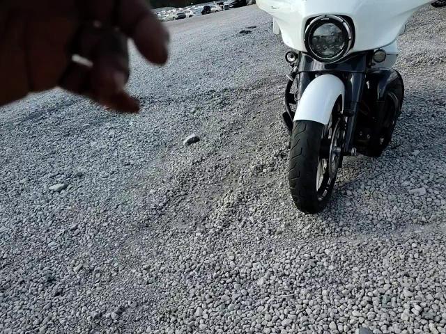 2016 Harley-Davidson Flhx Street Glide VIN: 1HD1KBM12GB679179 Lot: 80746625