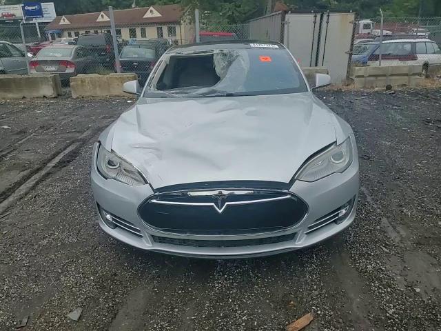 2013 Tesla Model S VIN: 5YJSA1CN5DFP15737 Lot: 81257375