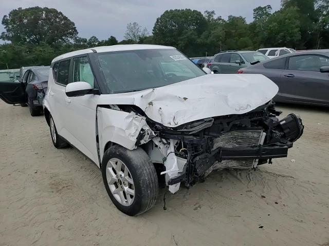 2022 Kia Soul Lx VIN: KNDJ23AU1N7813475 Lot: 82054205