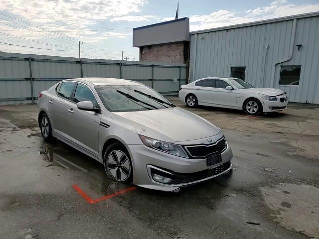 2013 Kia Optima Hybrid VIN: KNAGM4AD6D5045235 Lot: 81221975