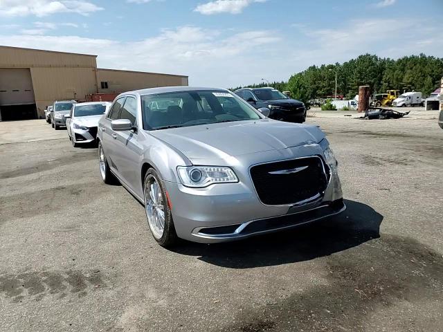 2017 Chrysler 300 Limited VIN: 2C3CCAAGXHH662248 Lot: 80864205