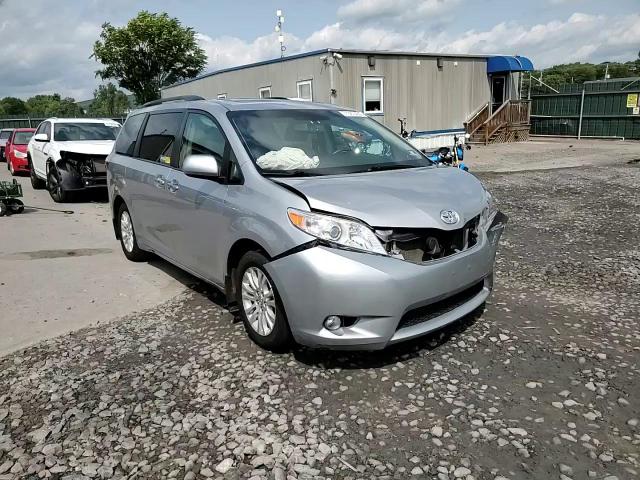 2017 Toyota Sienna Xle VIN: 5TDYZ3DC6HS882220 Lot: 71307435
