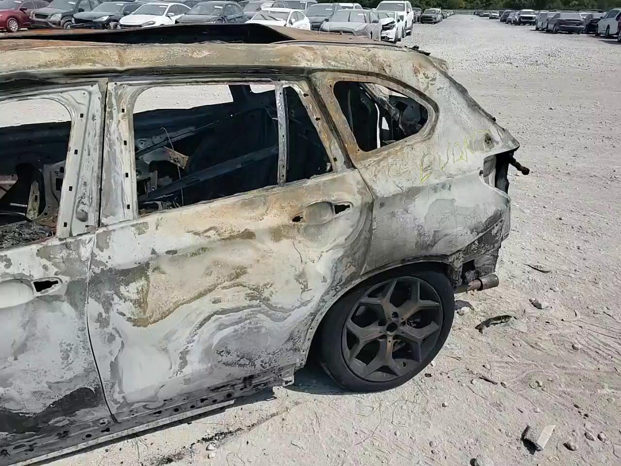 Фото: WBXHT3C31J5F89751