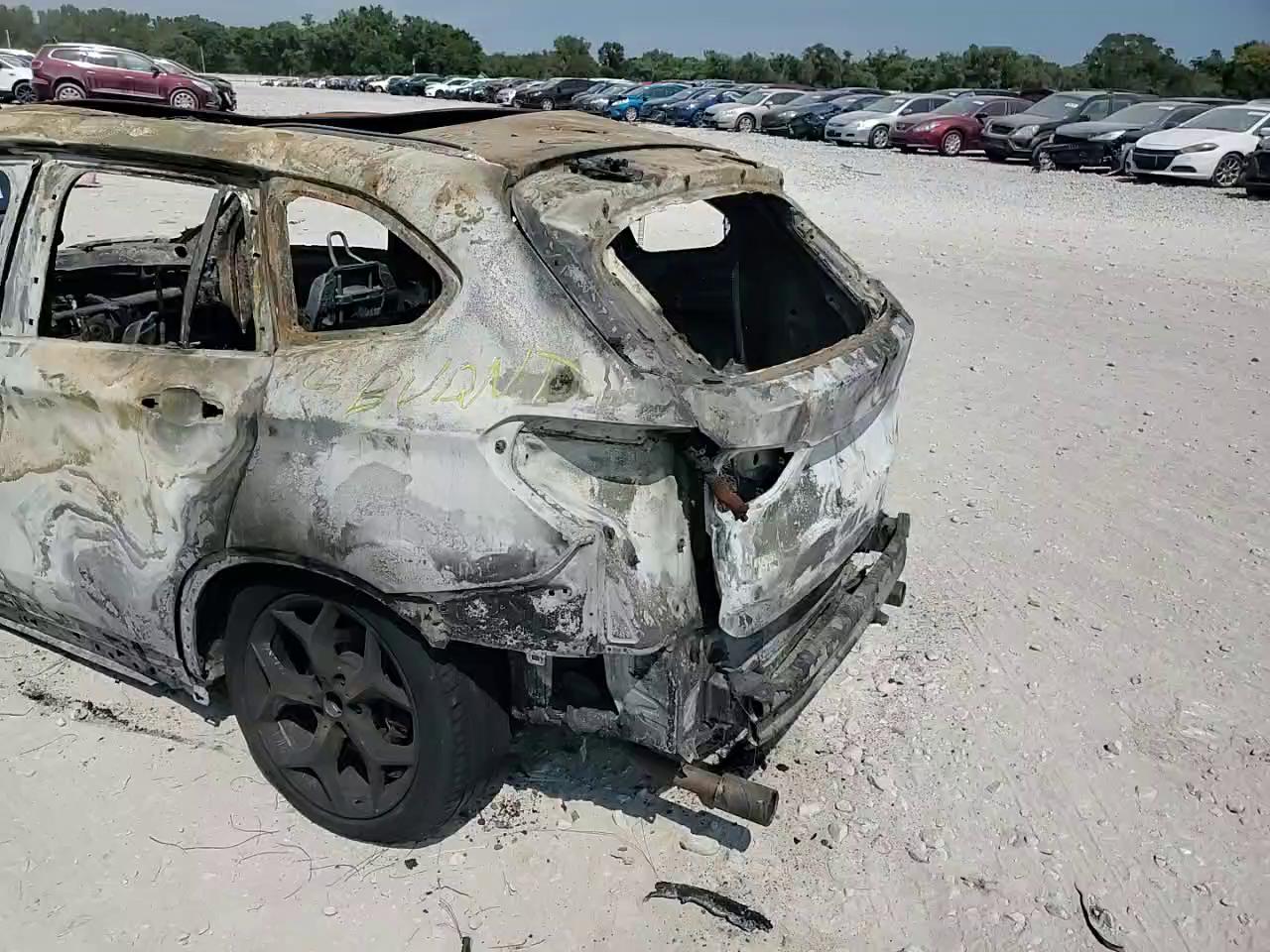 Фото: WBXHT3C31J5F89751