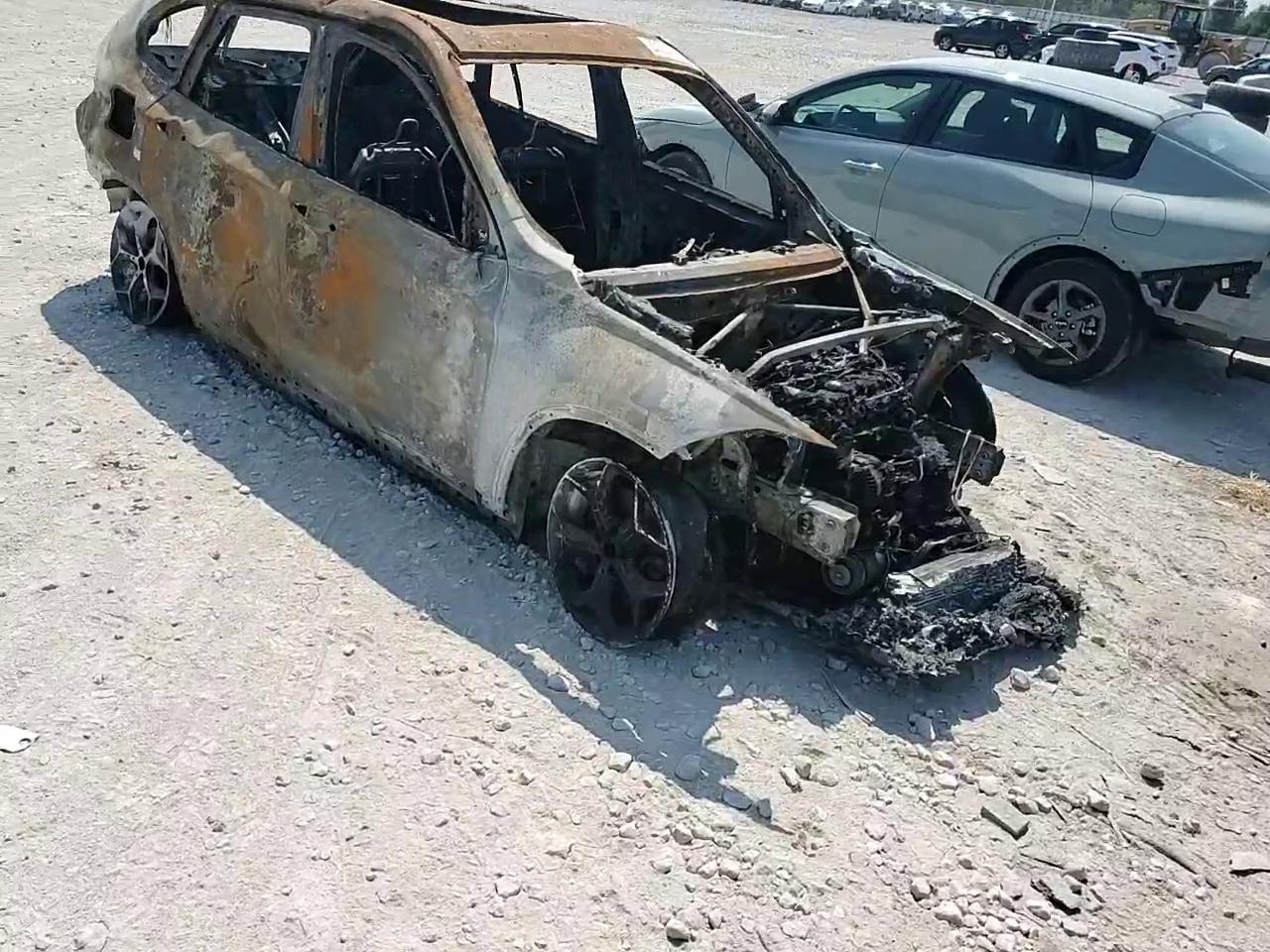 Фото: WBXHT3C31J5F89751