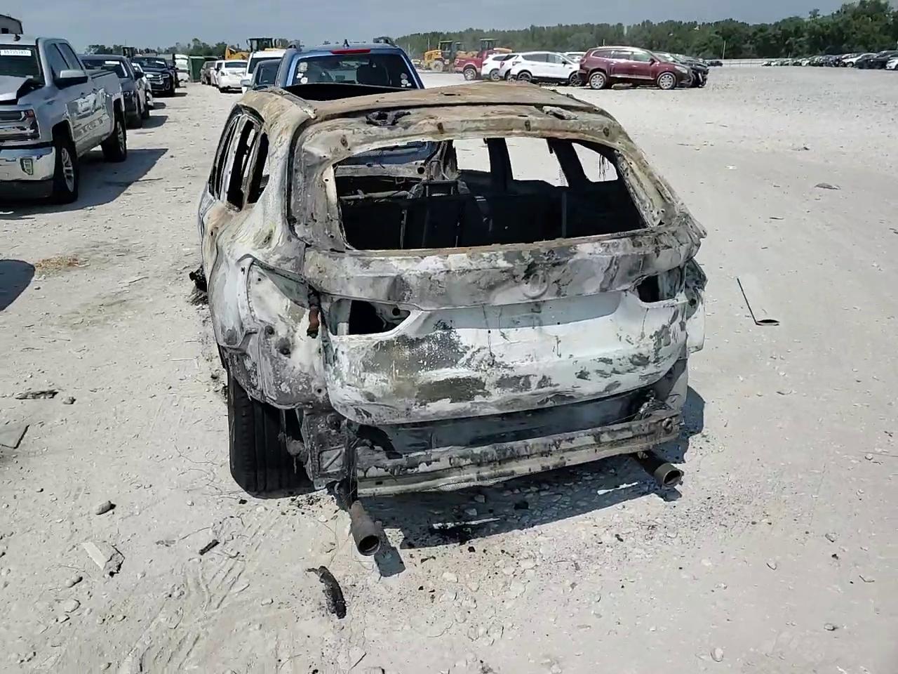 Фото: WBXHT3C31J5F89751