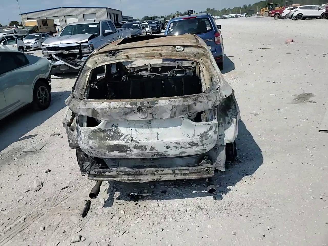 Фото: WBXHT3C31J5F89751