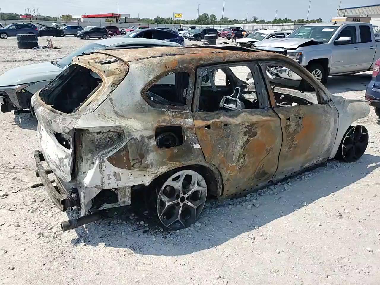 Фото: WBXHT3C31J5F89751