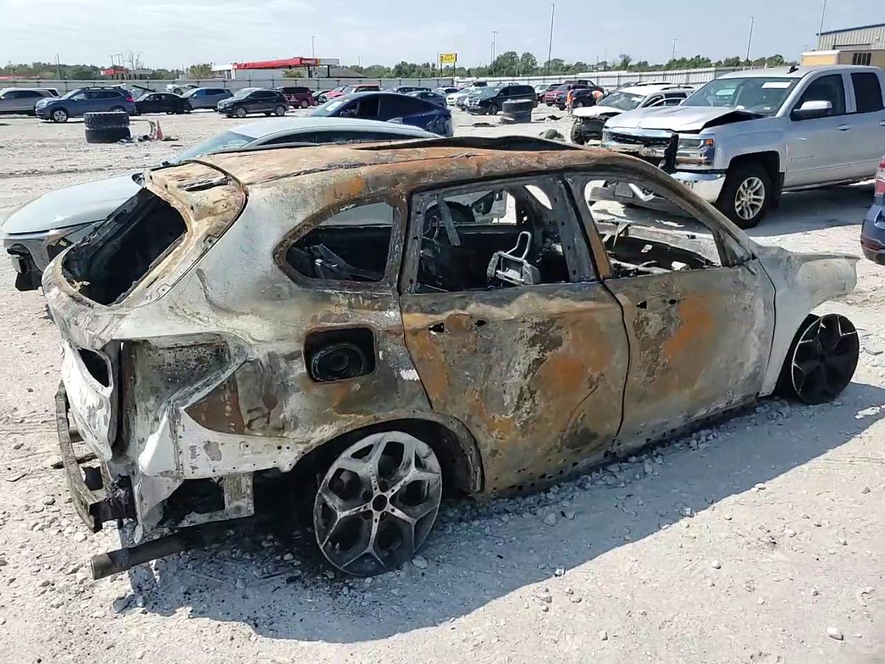 Фото: WBXHT3C31J5F89751