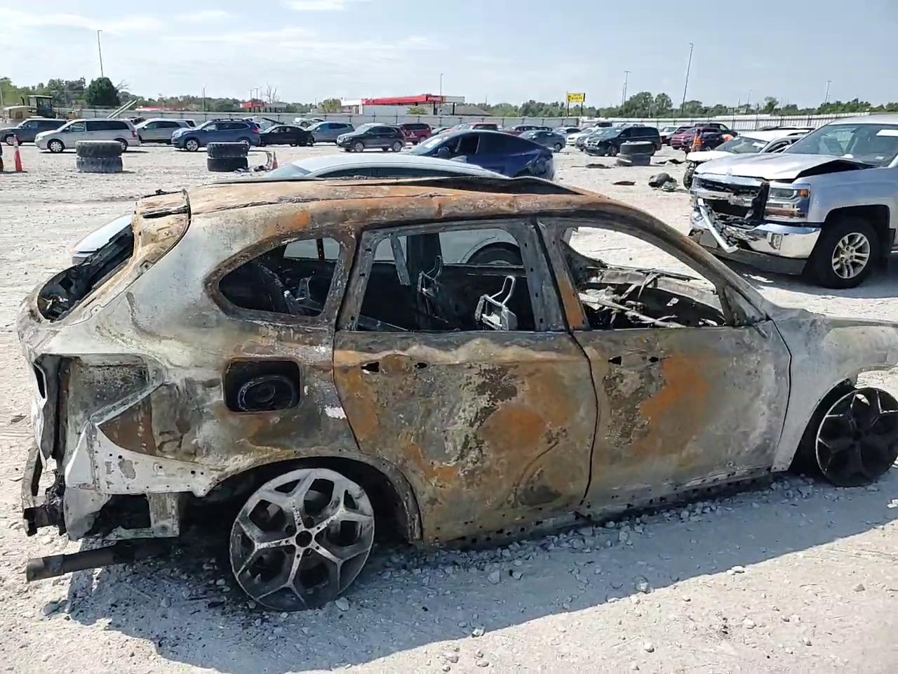 Фото: WBXHT3C31J5F89751