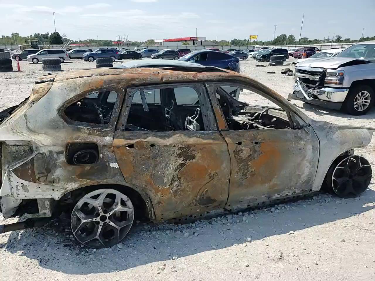 Фото: WBXHT3C31J5F89751