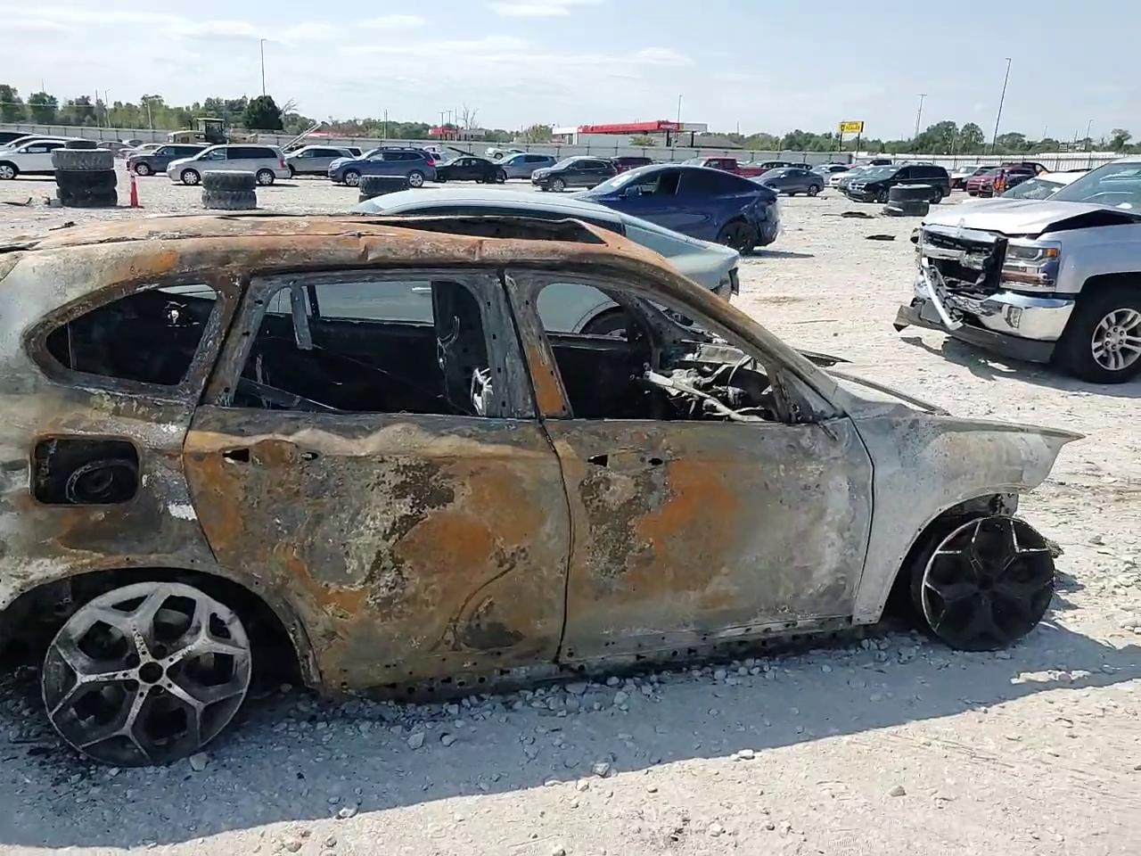 Фото: WBXHT3C31J5F89751