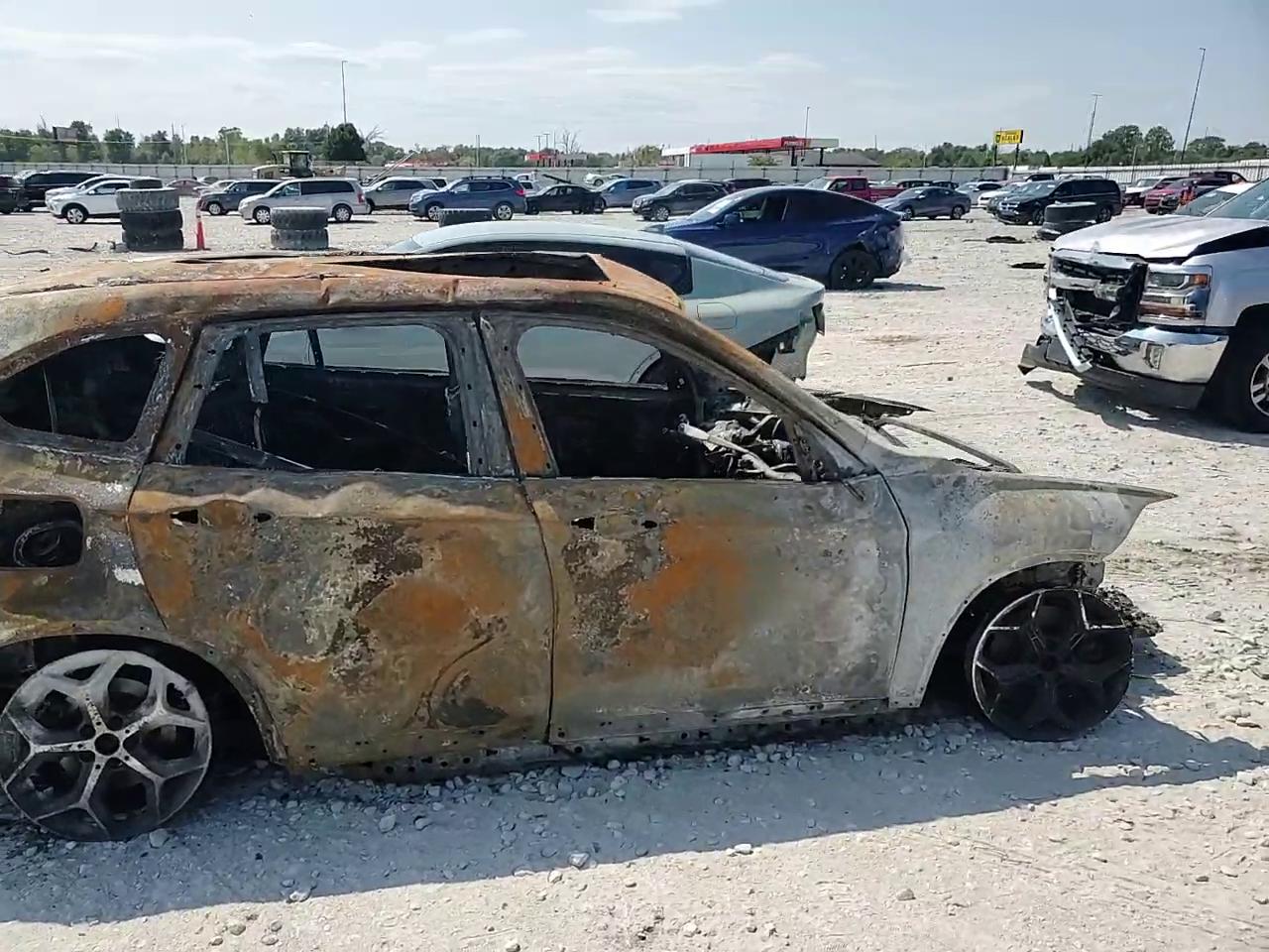 Фото: WBXHT3C31J5F89751