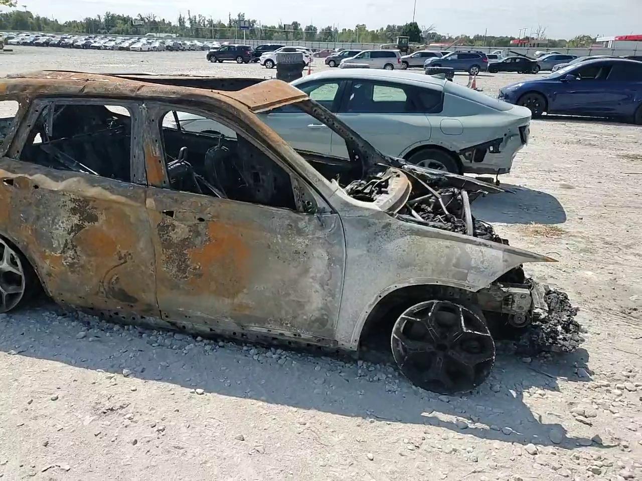 Фото: WBXHT3C31J5F89751