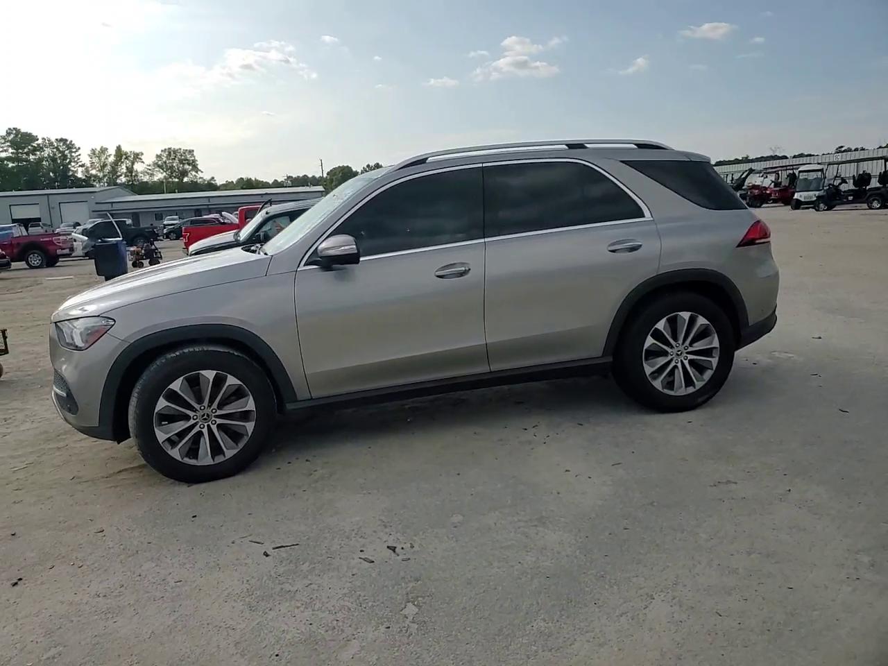 Фото: 4JGFB4KB2LA091616