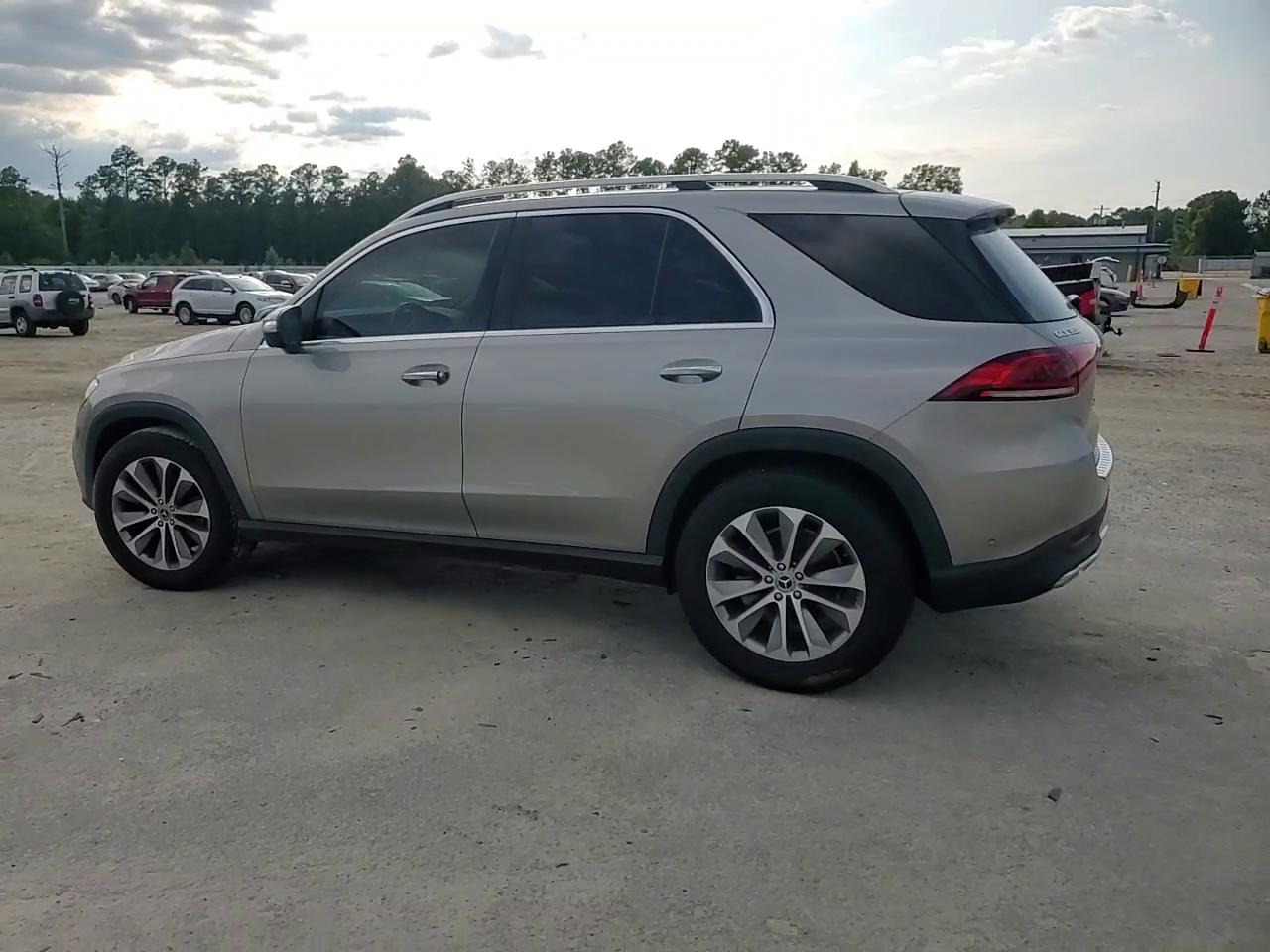 Фото: 4JGFB4KB2LA091616