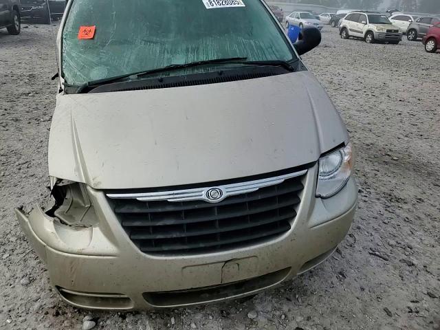 2005 Chrysler Town & Country Touring VIN: 2C4GP54L15R600583 Lot: 81828085