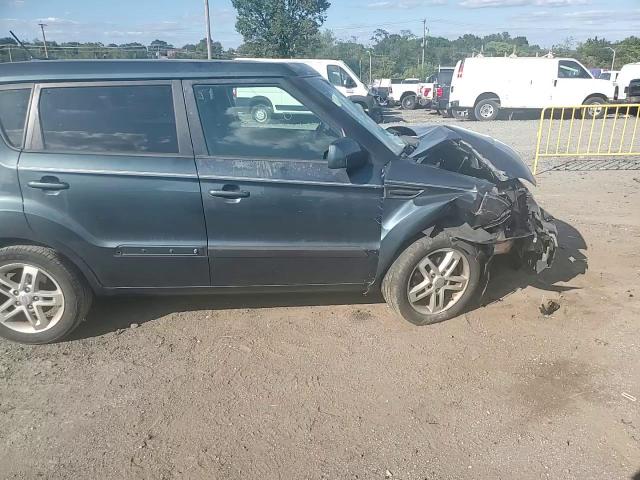 2011 Kia Soul + VIN: KNDJT2A20B7332201 Lot: 72103395