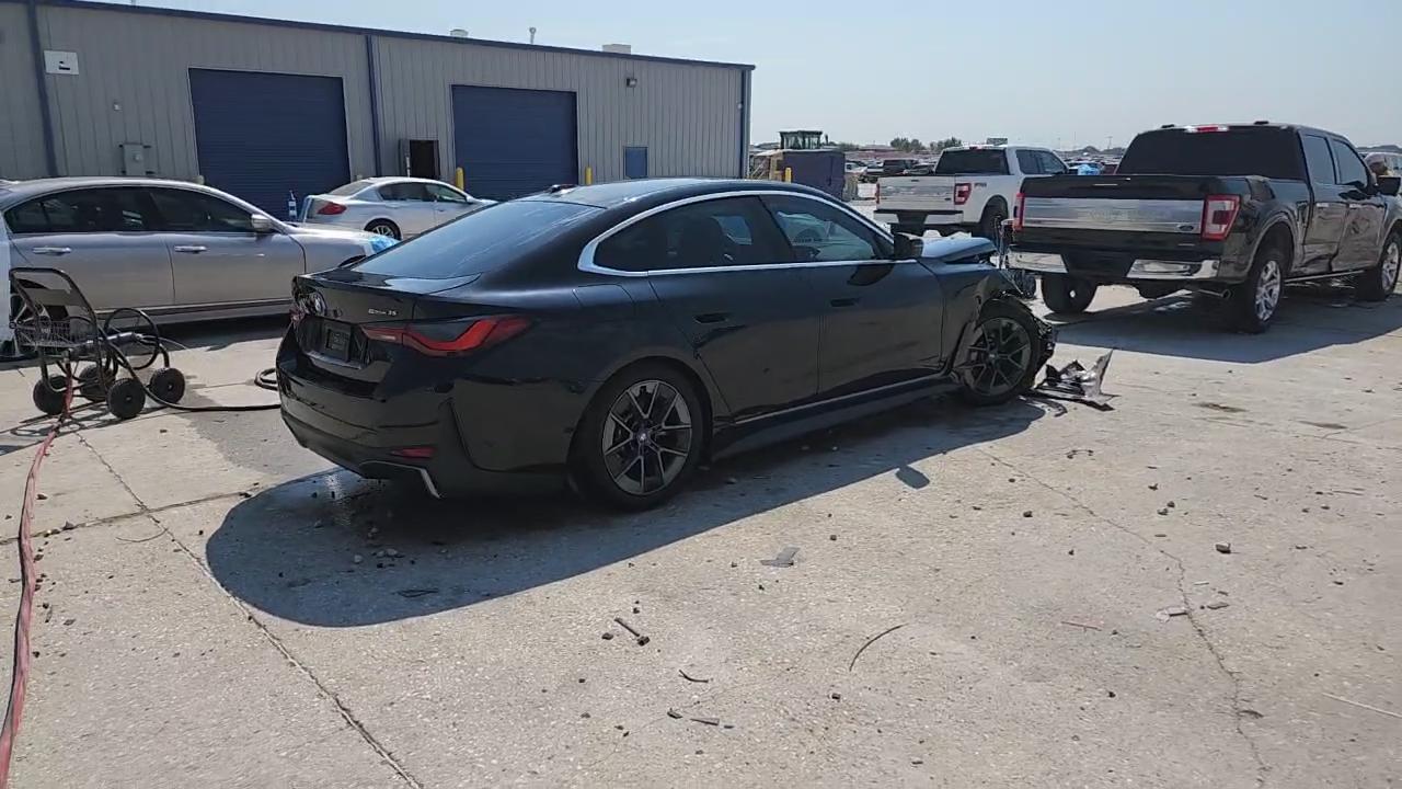 Фото: WBY43AW07PFR30926