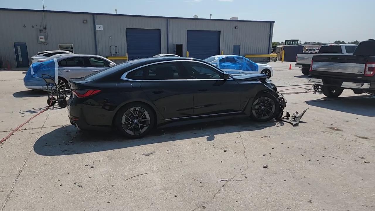 Фото: WBY43AW07PFR30926