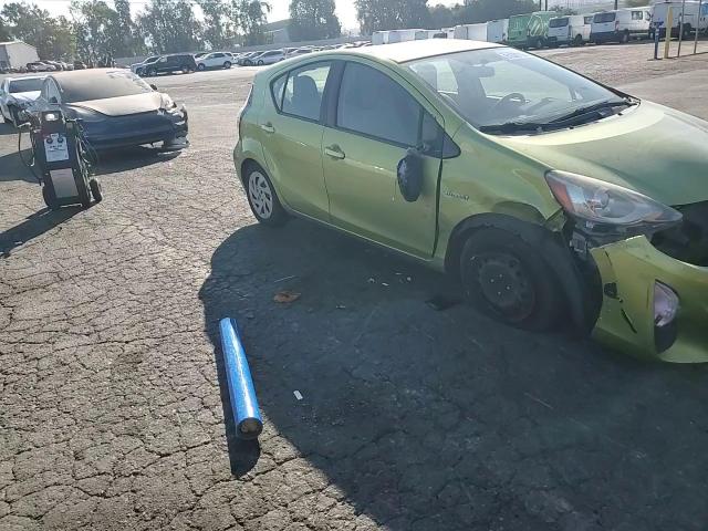 2016 Toyota Prius C VIN: JTDKDTB31G1120786 Lot: 81090755