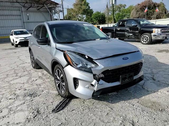 2022 Ford Escape Se VIN: 1FMCU0BZ8NUA28556 Lot: 71106105