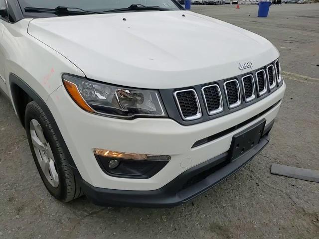 2018 Jeep Compass Latitude VIN: 3C4NJDBB9JT251810 Lot: 80884855
